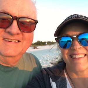 Meet your Posher, Leslie